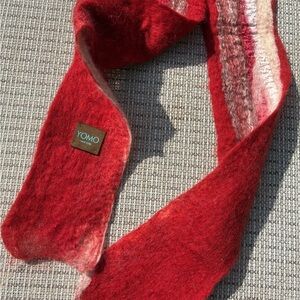 Yomo New York soft felted metalic scarfie